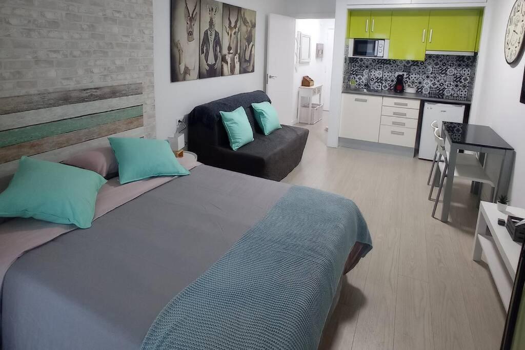 Apartamento con piscina a 2 minutos de la playa!!! Lloret de Mar Exterior foto